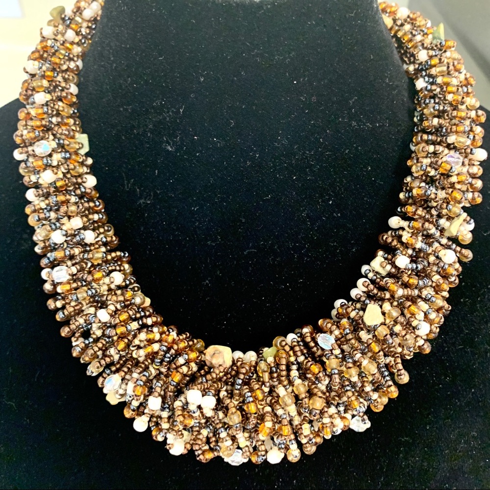 HOST PICK!! ❤️❤️ ❤️❤️Beautiful Beaded Necklace - Picture 3 of 4